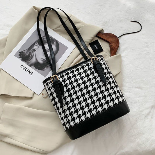 Sac Bandoulière Matelassé en Nylon & Coton – Élégance et Confort